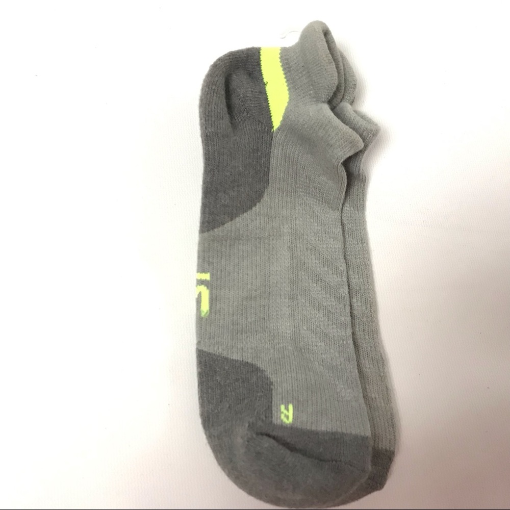 New Gap Fit Socks Youth One Size Gray